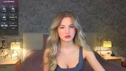 Snapshot of emilydancee chatting on February 17, 2026, 4:35 pm emilydancee online show from February 17, 2026, 4:35 pm