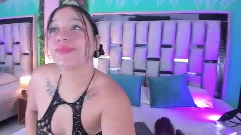 Emilye online show from July 20, 2026, 1:13 pm