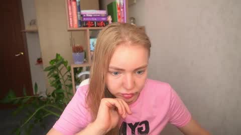 Emilyemmi online show from July 20, 2026, 11:01 am