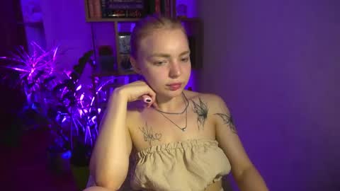 Emilyemmi online show from July 22, 2026, 8:22 pm