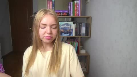 Emilyemmi online show from July 26, 2026, 7:48 am