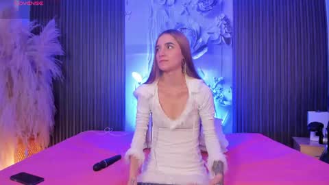Snapshot of emilyevanss1_ chatting on July 19, 2026, 5:55 am Emily online show from July 19, 2026, 5:55 am