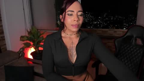 Snapshot of emilyfitness8 chatting on February 19, 2025, 3:39 am emily online show from February 19, 2025, 3:39 am