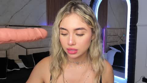 Emily Hendrix online show from December 17, 2024, 7:48 pm