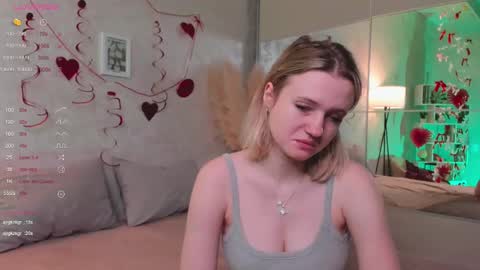 Snapshot of emilyhewell chatting on February 16, 2025, 1:14 am Emi online show from February 16, 2025, 1:14 am