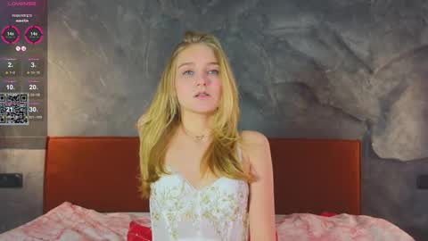 Snapshot of emilyhewell chatting on February 16, 2025, 1:38 pm Emi online show from February 16, 2025, 1:38 pm