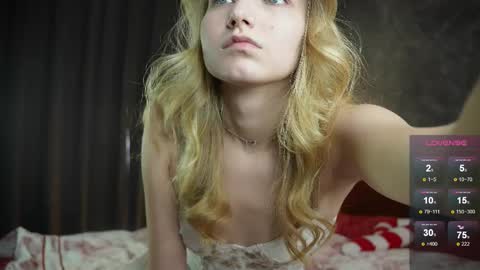 Snapshot of emilyhewell chatting on February 18, 2025, 11:11 am Emi online show from February 18, 2025, 11:11 am