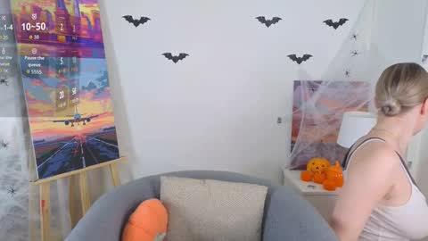 Snapshot of emilyhewell chatting on November 2, 2025, 1:08 am Emi online show from November 2, 2025, 1:08 am