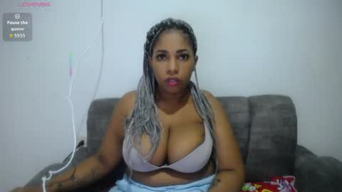 Snapshot of emilyhines__ chatting on April 23, 2026, 11:40 pm Emilyhines online show from April 23, 2026, 11:40 pm