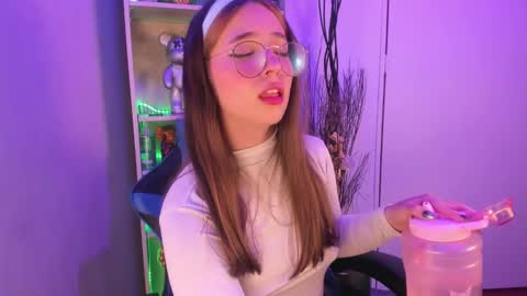 VALEEEN online show from March 6, 2025, 7:10 pm