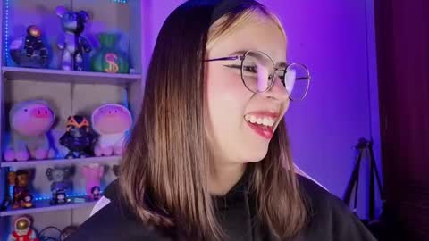 VALEEEN online show from September 17, 2025, 4:52 pm