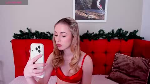emilymagnificent online show from December 19, 2025, 1:45 am