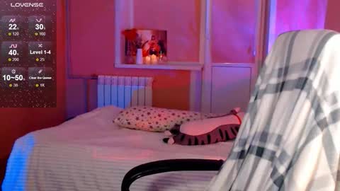 Emily  Emi online show from October 28, 2025, 4:20 pm