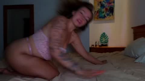 Snapshot of emilyrobbie chatting on June 3, 2026, 2:33 pm Emily Robbie online show from June 3, 2026, 2:33 pm