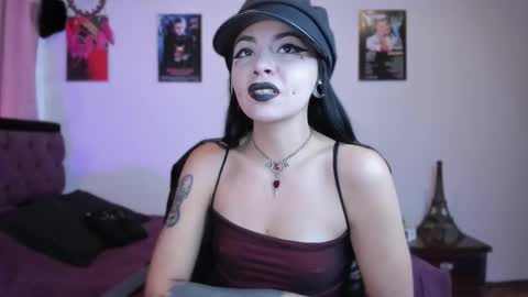 Snapshot of emilyrymer chatting on March 8, 2025, 6:16 pm Emily Support me to have 100 likes plx online show from March 8, 2025, 6:16 pm