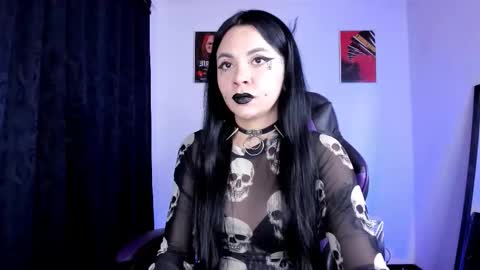 Snapshot of emilyrymer chatting on November 12, 2025, 9:03 pm Emily Support me to have 100 likes plx online show from November 12, 2025, 9:03 pm