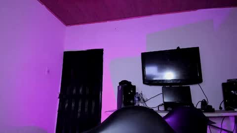  Emily Support me to have 100 likes plx online show from April 11, 2026, 12:59 am