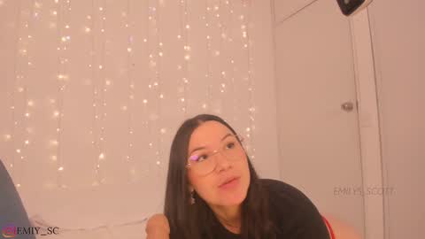 Snapshot of emilys_scott chatting on January 27, 2025, 2:02 pm Emy online show from January 27, 2025, 2:02 pm