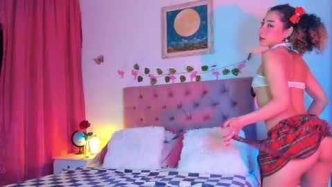 Emily Santana online show from April 4, 2026, 3:16 am