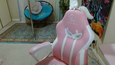 emily haze online show from February 8, 2025, 7:37 am