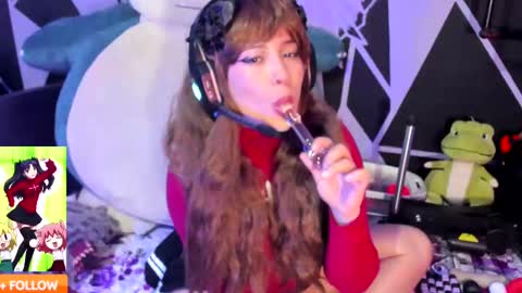 emilythemachine online show from February 19, 2025, 5:27 pm