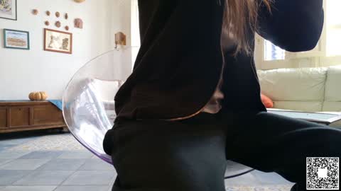 Snapshot of emilyweed chatting on December 2, 2024, 8:52 am Emily ---- online show from December 2, 2024, 8:52 am