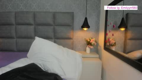 emilyy_r online show from March 8, 2026, 2:04 am