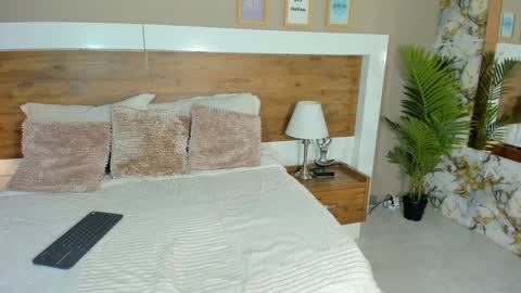 Emma  online show from December 20, 2024, 9:17 pm