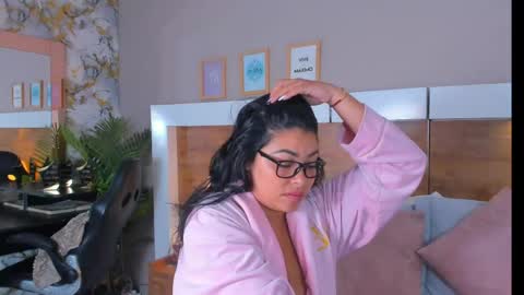 Snapshot of emma_bakker_ chatting on May 5, 2026, 11:18 am Emma online show from May 5, 2026, 11:18 am
