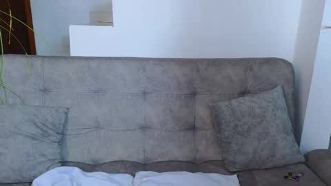 Snapshot of emma_blue_ chatting on March 7, 2025, 5:40 am Emma Blue modelo independiente online show from March 7, 2025, 5:40 am