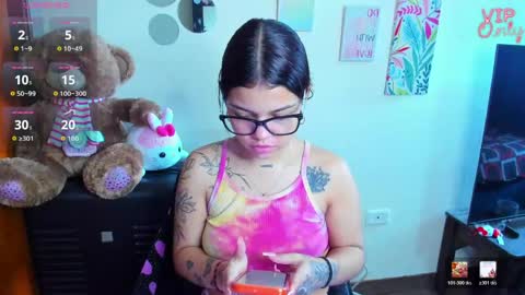 emma_boo_ online show from May 21, 2026, 2:13 pm