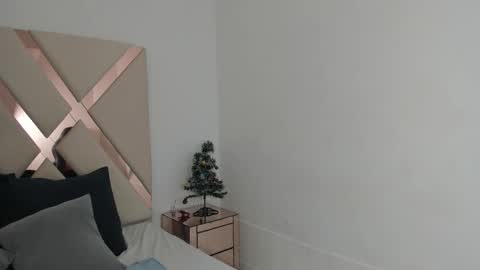 Snapshot of emma_castilloo chatting on December 15, 2025, 10:47 pm Emma Castillo online show from December 15, 2025, 10:47 pm