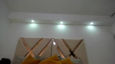 Emma Castillo online show from August 2, 2026, 9:13 pm
