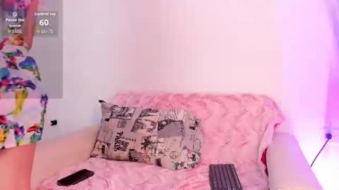Snapshot of emma_collins01 chatting on June 14, 2026, 7:21 am Emma online show from June 14, 2026, 7:21 am