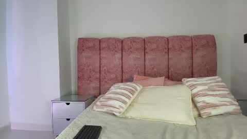 Emma online show from November 15, 2025, 3:15 am