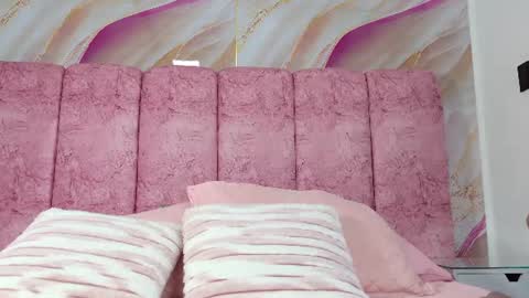 Snapshot of emma_curvy1 chatting on June 18, 2026, 3:07 am Emma online show from June 18, 2026, 3:07 am