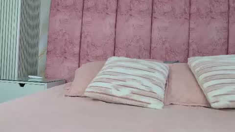 Snapshot of emma_curvy1 chatting on July 2, 2026, 3:06 am Emma online show from July 2, 2026, 3:06 am