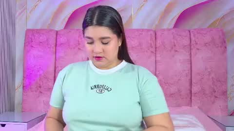 Snapshot of emma_curvy1 chatting on July 17, 2026, 3:46 am Emma online show from July 17, 2026, 3:46 am