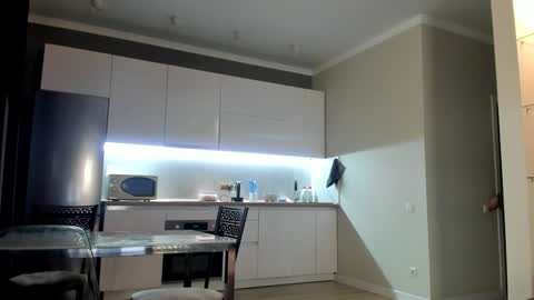 Snapshot of emma_flin chatting on December 19, 2024, 10:45 am Emma online show from December 19, 2024, 10:45 am