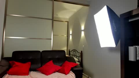 Snapshot of emma_flin chatting on January 9, 2025, 11:14 am Emma online show from January 9, 2025, 11:14 am