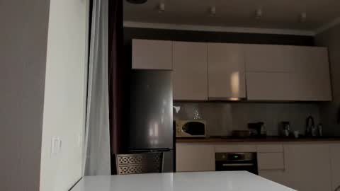 Snapshot of emma_flin chatting on February 15, 2025, 1:49 pm Emma online show from February 15, 2025, 1:49 pm