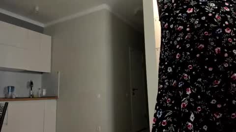 Snapshot of emma_flin chatting on October 27, 2025, 3:05 pm Emma online show from October 27, 2025, 3:05 pm