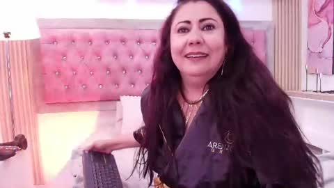 Emma 3 online show from July 28, 2026, 3:21 pm