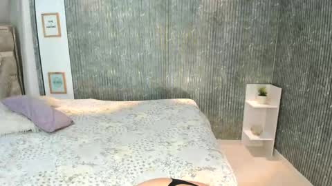 Snapshot of emma_johnsson1 chatting on December 15, 2025, 5:44 am emma_johnsson1 online show from December 15, 2025, 5:44 am