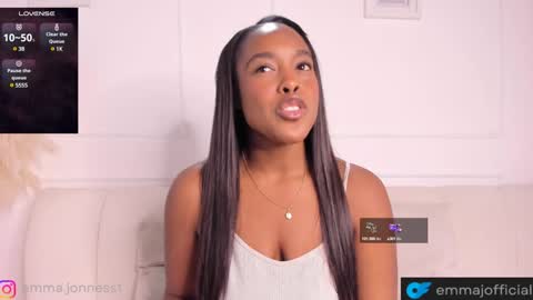 emma_jonness online show from December 9, 2024, 6:46 pm