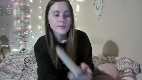 emma_just online show from September 13, 2025, 7:41 am