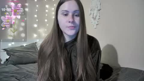 emma_just online show from September 28, 2025, 8:42 am