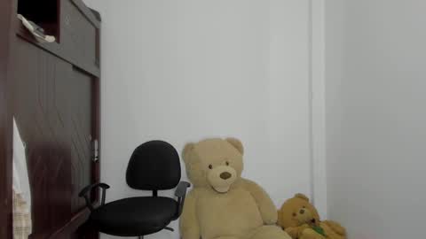 Snapshot of emma_lean chatting on September 18, 2025, 11:01 am whises lits online show from September 18, 2025, 11:01 am