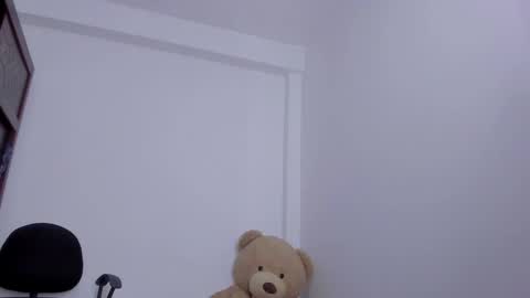 Snapshot of emma_lean chatting on October 2, 2025, 12:12 pm whises lits online show from October 2, 2025, 12:12 pm