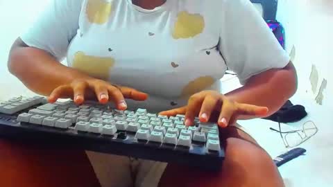 emma_lein online show from May 24, 2026, 1:54 am